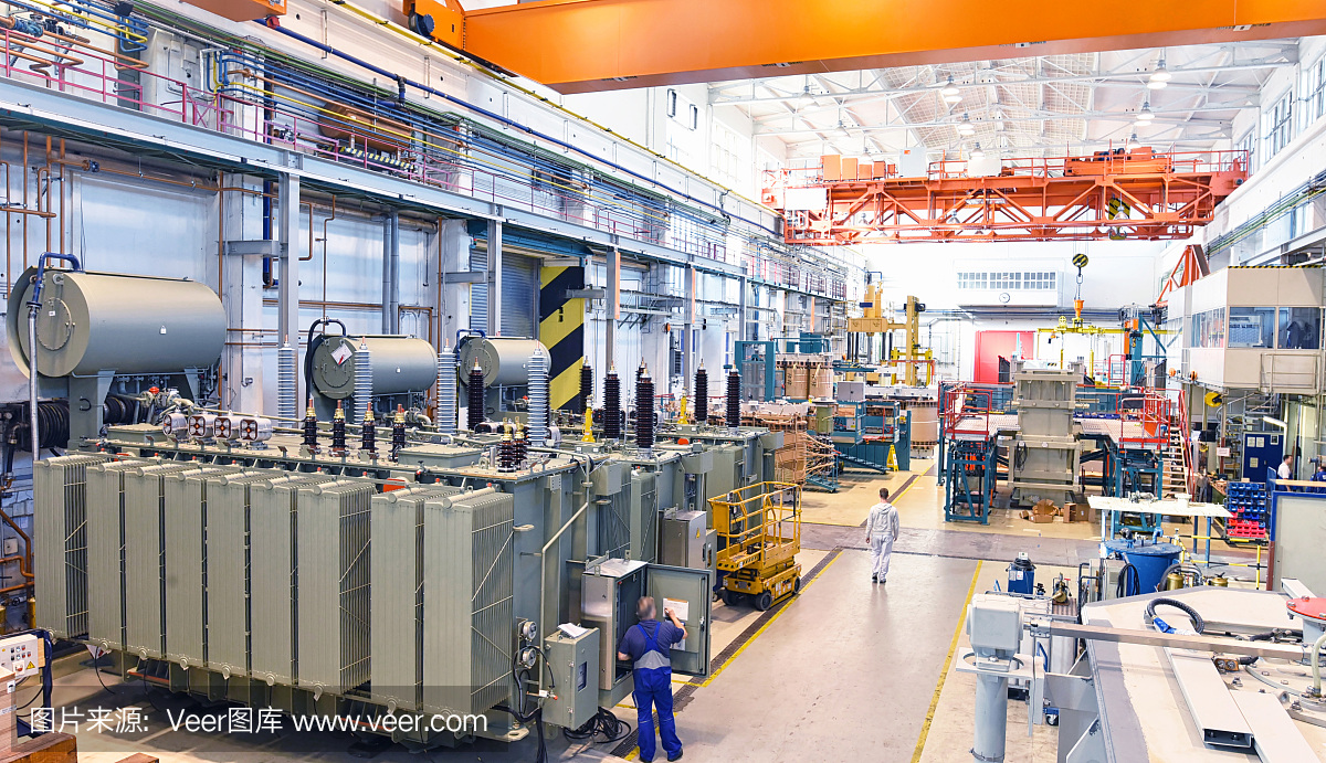 在机械工程中用于制造变压器的工业工厂-生产大厅的内部
